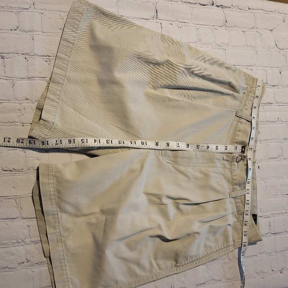 Greg Norman 100% Cotton Shorts Size 32 - Picture 7 of 8